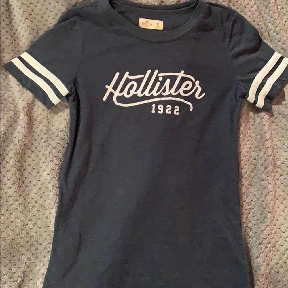 Hollister t shirt
